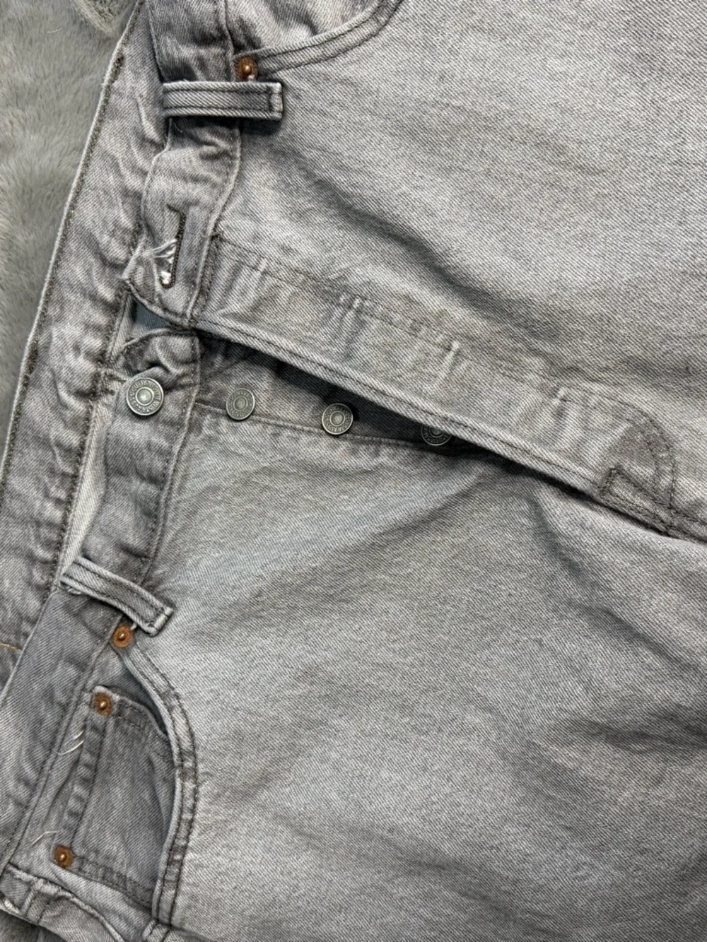 Levi's Men's Light Gray Relaxed Fit‎ Jeans